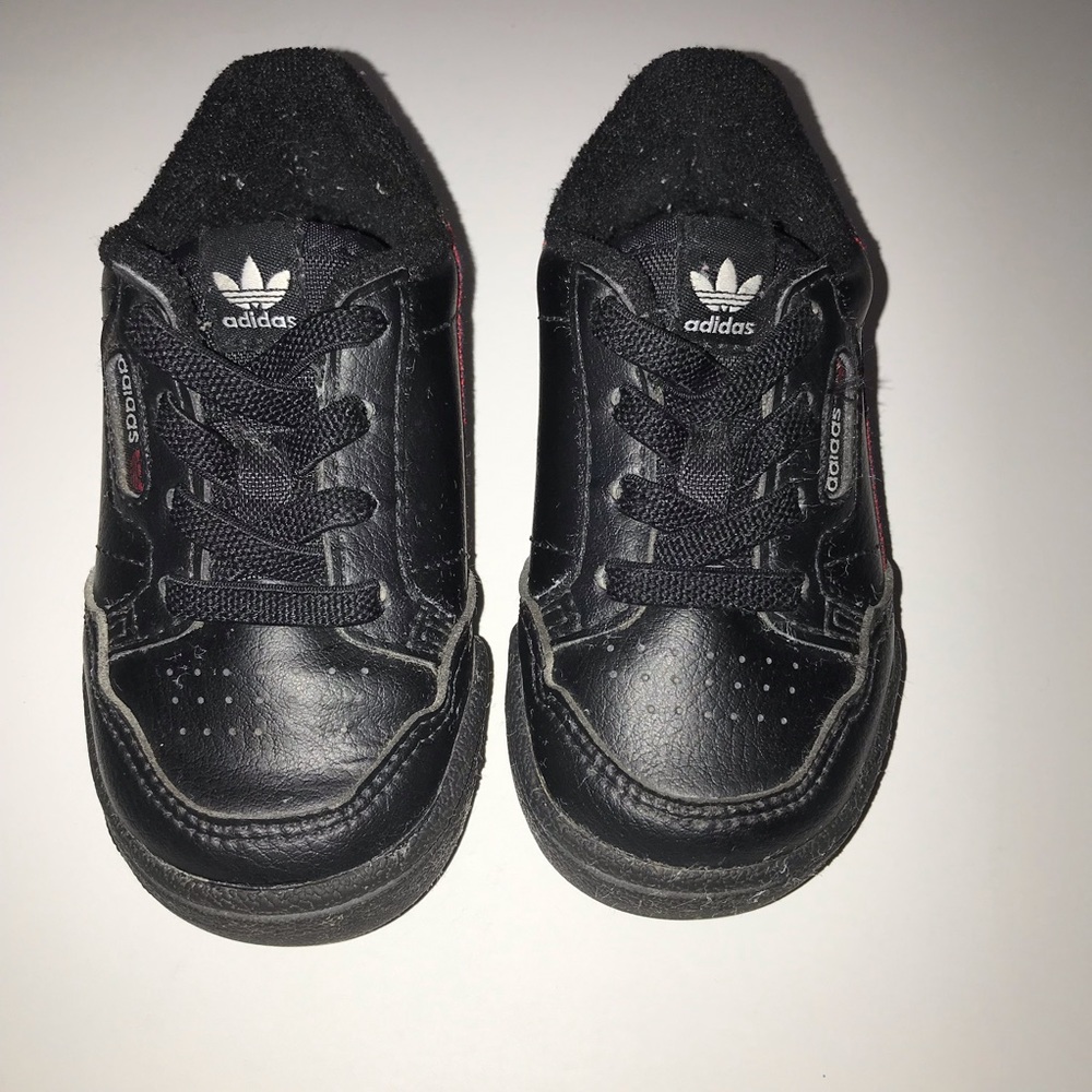 Adidas Sneakers